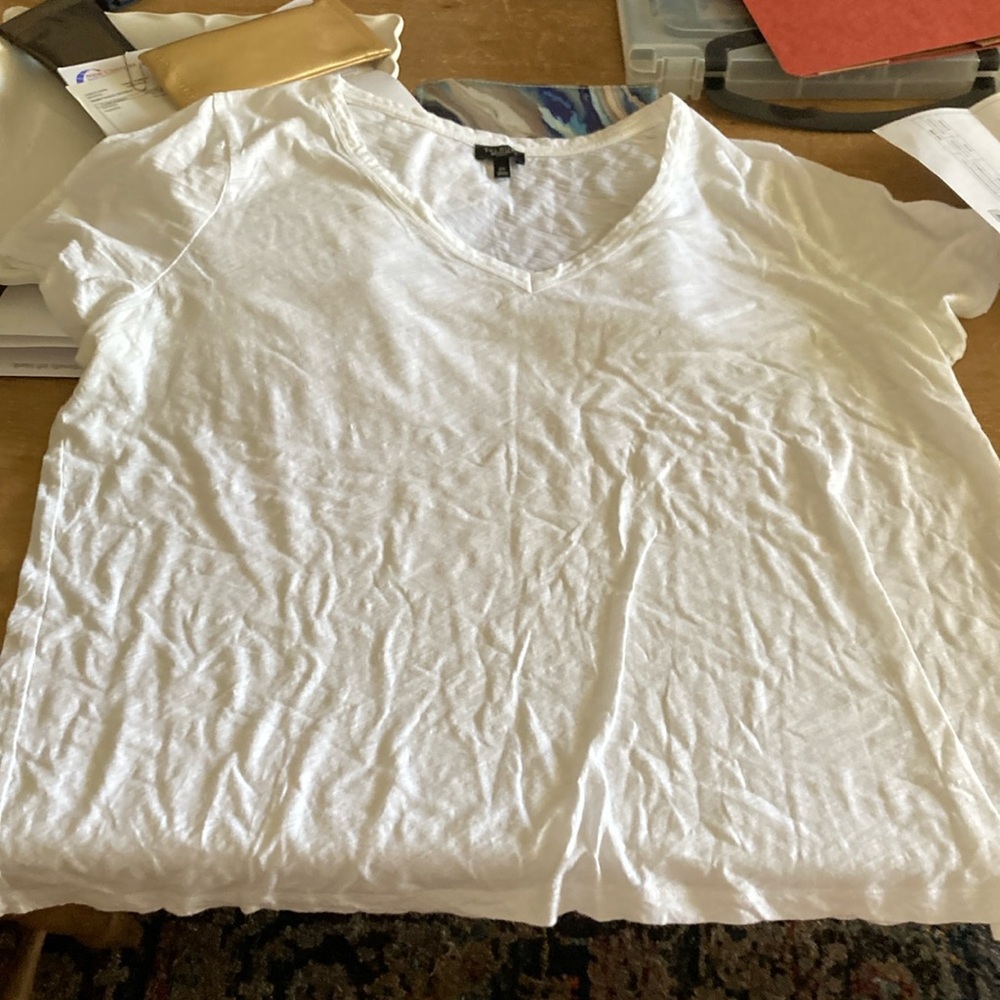 White v- neck T-shirt